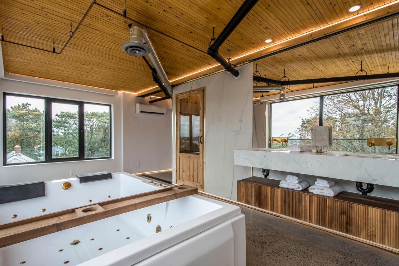 The Halifax Rooftop - Cozy Spa B&B מראה חיצוני תמונה